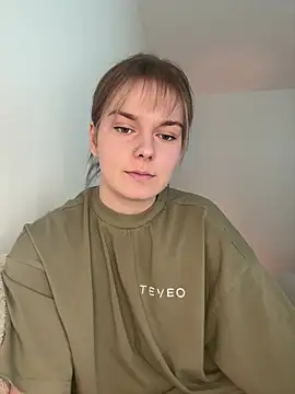 Snapshot of LisaFreierxx chatting on 05.17.26 LisaFreierxx online show from 05.17.26