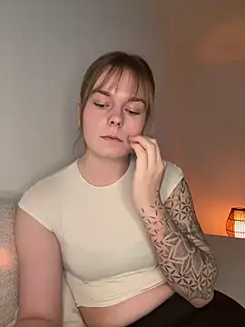 Snapshot of LisaFreierxx chatting on 05.19.26 LisaFreierxx online show from 05.19.26