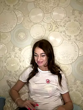 Snapshot of Sindy_Energy chatting on 11.08.25 Sindy Energy online show from 11.08.25