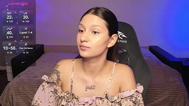 Snapshot of Nikol_Goldysss chatting on 11.06.25 Nikol Goldysss online show from 11.06.25