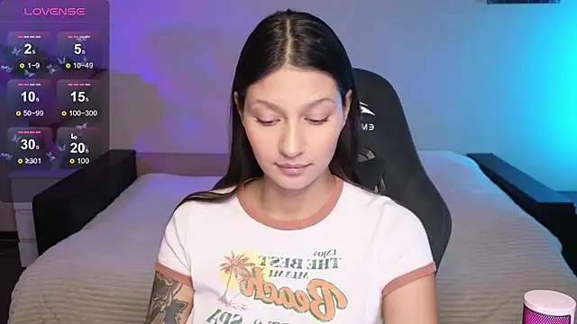 Snapshot of Nikol_Goldysss chatting on 11.13.25 Nikol Goldysss online show from 11.13.25