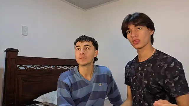 Snapshot of Raven_Eclipse chatting on 11.04.25 Raven Eclipse online show from 11.04.25