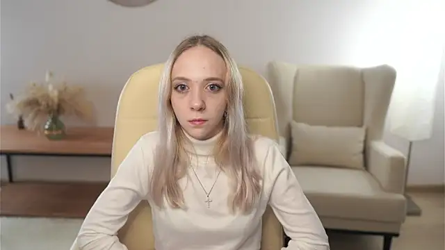 Snapshot of MaricelaCarolla chatting on 11.02.25 MaricelaCarolla online show from 11.02.25