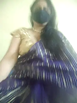 Snapshot of mouni499 chatting on 04.27.26 mouni499 online show from 04.27.26