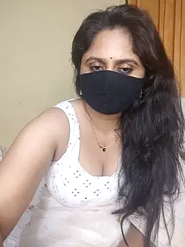 Snapshot of mouni499 chatting on 06.15.26 mouni499 online show from 06.15.26