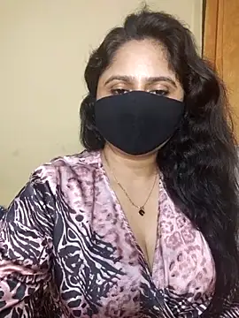 Snapshot of mouni499 chatting on 06.19.26 mouni499 online show from 06.19.26