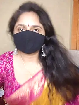 Snapshot of mouni499 chatting on 07.14.26 mouni499 online show from 07.14.26