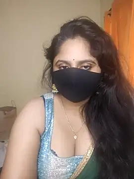 Snapshot of mouni499 chatting on 07.22.26 mouni499 online show from 07.22.26