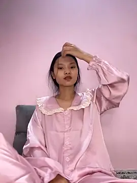 lung-linh online show from 11.27.25