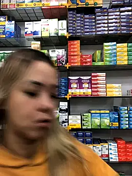 Snapshot of imoly_ chatting on 11.08.25 imoly online show from 11.08.25