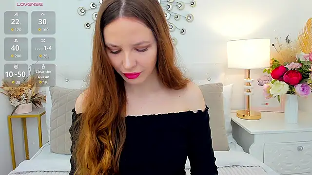 Snapshot of MonaRicci chatting on 04.19.26 MonaRicci online show from 04.19.26