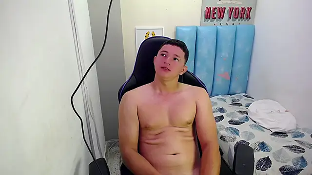 Snapshot of giorgio_box chatting on 11.11.25 giorgio box online show from 11.11.25