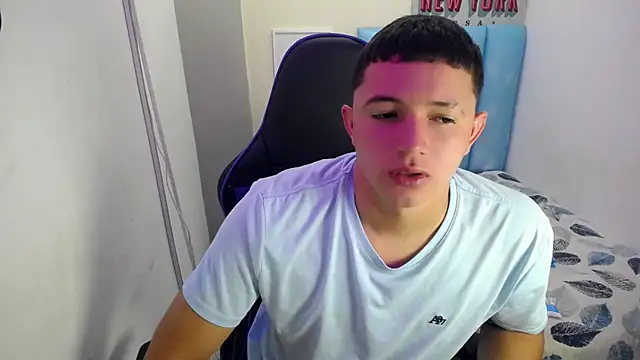 Snapshot of giorgio_box chatting on 11.12.25 giorgio box online show from 11.12.25