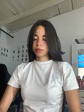 Snapshot of Milleradhara24 chatting on 06.24.26 Milleradhara24 online show from 06.24.26