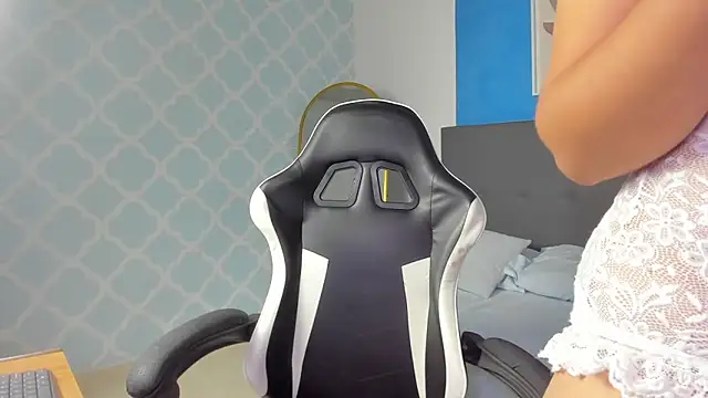 shanel smithh online show from 11.08.25