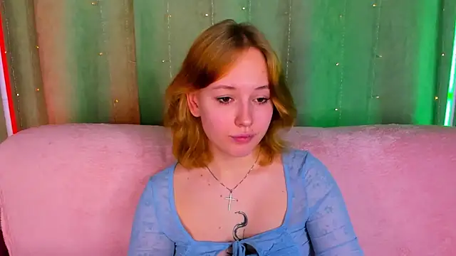 Snapshot of RikkiChoco chatting on 04.21.26 RikkiChoco online show from 04.21.26