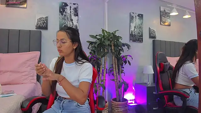 kendra london online show from 11.25.25