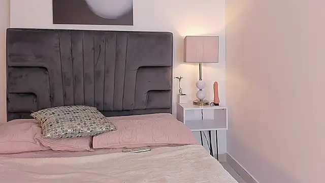 maddy  moon online show from 11.27.25