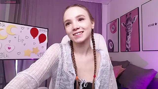 Adria Arjona online show from 01.16.26