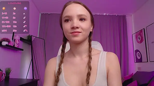 Adria Arjona online show from 04.02.26