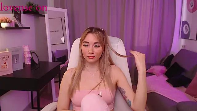 Rosie Mac online show from 04.30.26