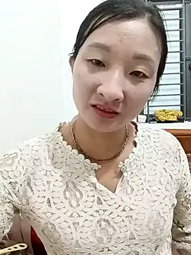 Snapshot of wees-lind chatting on 11.17.25 wees-lind online show from 11.17.25