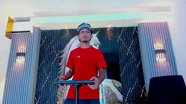 Yilmer hot online show from 11.04.25