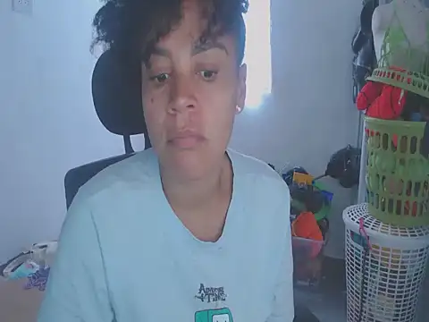 Snapshot of shayna_cute chatting on 05.19.26 shayna cute online show from 05.19.26