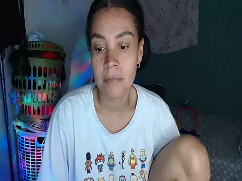Snapshot of shayna_cute chatting on 06.28.26 shayna cute online show from 06.28.26