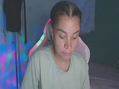 Snapshot of shayna_cute chatting on 07.15.26 shayna cute online show from 07.15.26
