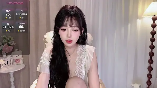Snapshot of Yaiyigirl chatting on 05.16.26 Yaiyigirl online show from 05.16.26