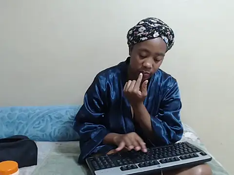 SexyLipss  online show from 11.30.25