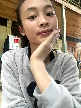 Snapshot of Li_ve chatting on 12.22.25 Li ve online show from 12.22.25