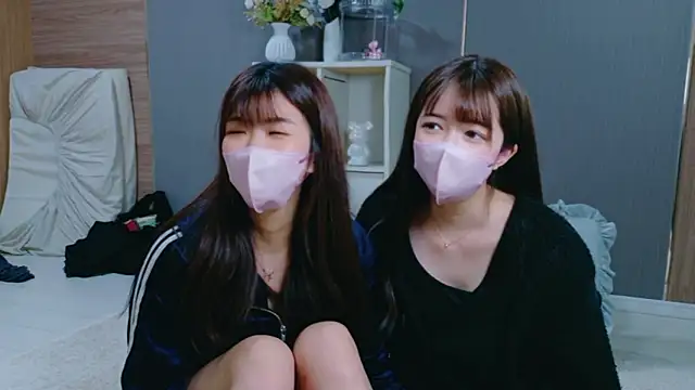 Snapshot of oto-X-cup chatting on 11.09.25 oto-X-cup online show from 11.09.25