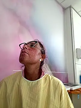 Snapshot of Angel-LinaX chatting on 01.10.26 Angel-LinaX online show from 01.10.26