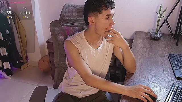 Snapshot of Eiden_Blake chatting on 02.09.26 Eiden Blake online show from 02.09.26