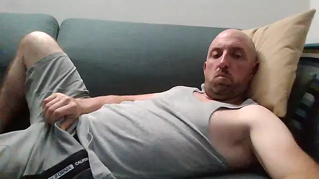 Snapshot of luca_beech88 chatting on 04.29.26 luca beech88 online show from 04.29.26