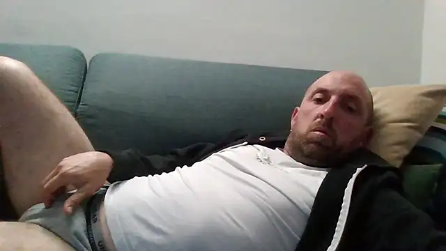 Snapshot of luca_beech88 chatting on 05.05.26 luca beech88 online show from 05.05.26