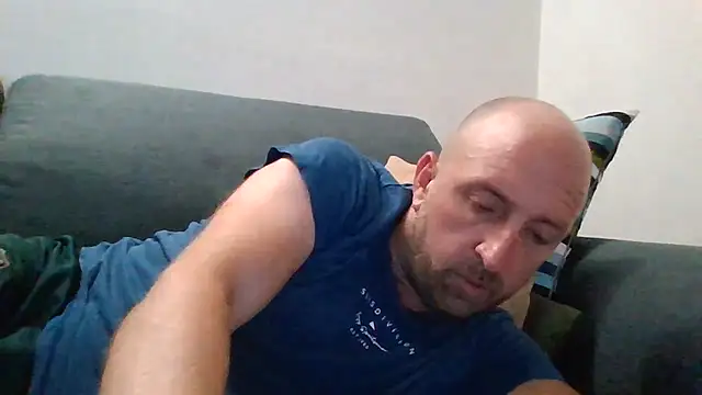 Snapshot of luca_beech88 chatting on 06.25.26 luca beech88 online show from 06.25.26