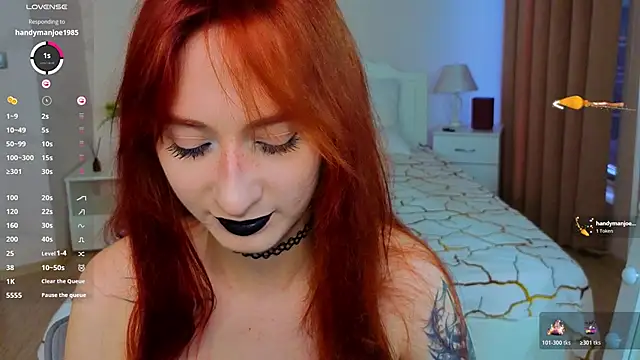 Snapshot of WICKEDEMBER chatting on 04.28.26 WICKEDEMBER online show from 04.28.26