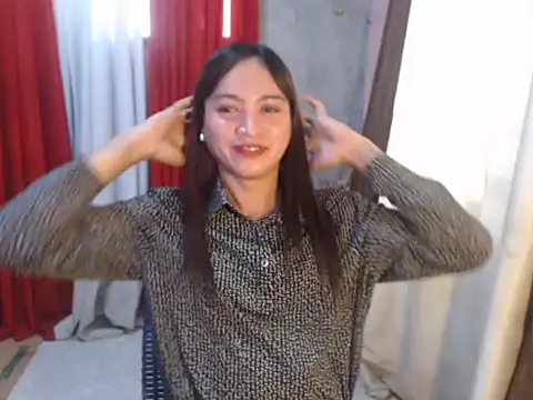 Snapshot of urnaughty_cris chatting on 11.04.25 urnaughty cris online show from 11.04.25