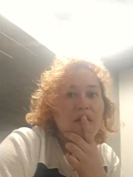 Snapshot of Eclipsedice chatting on 11.19.25 Eclipsedice online show from 11.19.25