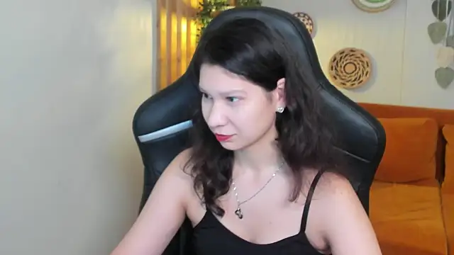 SaraDenars online show from 11.10.25