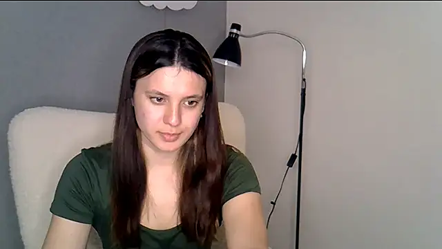 Snapshot of KiraHoney chatting on 04.23.26 KiraHoney online show from 04.23.26