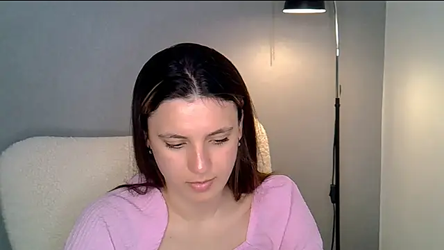 Snapshot of KiraHoney chatting on 05.12.26 KiraHoney online show from 05.12.26