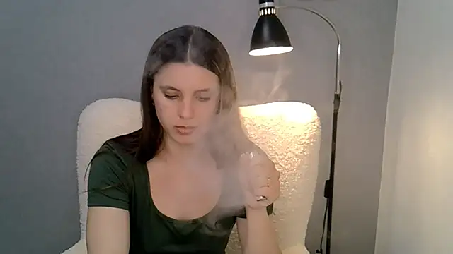Snapshot of KiraHoney chatting on 05.17.26 KiraHoney online show from 05.17.26
