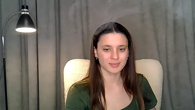 Snapshot of KiraHoney chatting on 06.12.26 KiraHoney online show from 06.12.26