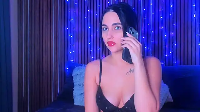 CamillaParis25 online show from 12.22.25