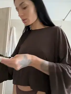 VickyM99 online show from 04.19.26