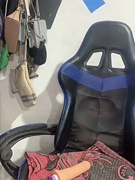 Snapshot of euscarlethotgirl chatting on 11.27.25 euscarlethotgirl online show from 11.27.25